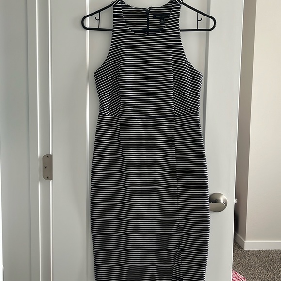 Cute work dress - Picture 1 of 3